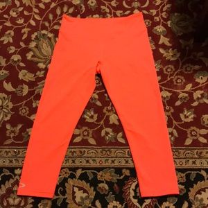 Cropped Oakley leggings.